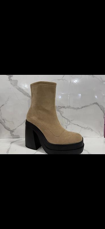 Gležnjače: Modne ženske i muške čizme – više modela - Bež ženske čizme do članka — 1