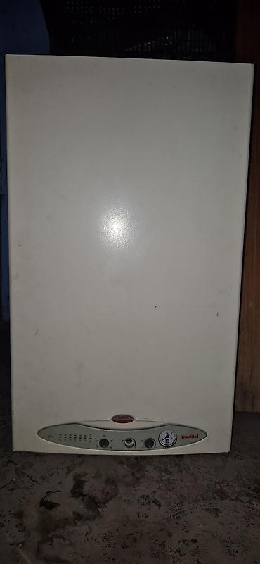 Kombi islənmiş. Alışma ilə bağlı xırda problümi var. Alışır sonra