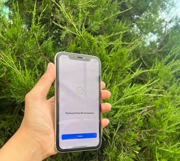 Apple iPhone: IPhone 11, Б/у, 64 ГБ, Белый, Чехол, 74 %