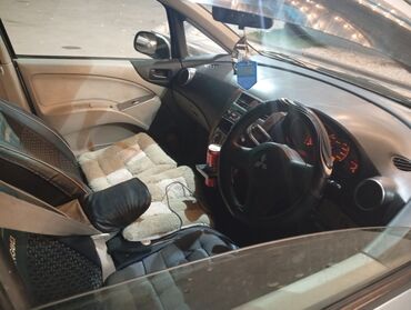 с последуюшим выкупом: Mitsubishi Colt: 2003 г., 1.4 л, Вариатор, Бензин, Хетчбек