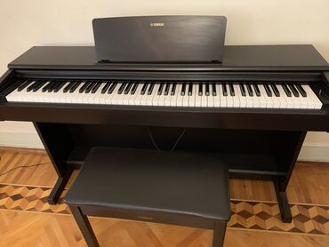 pianino 3: YAMAHA 144R Akustik royal effektini yaradan piano. Graded Hammer