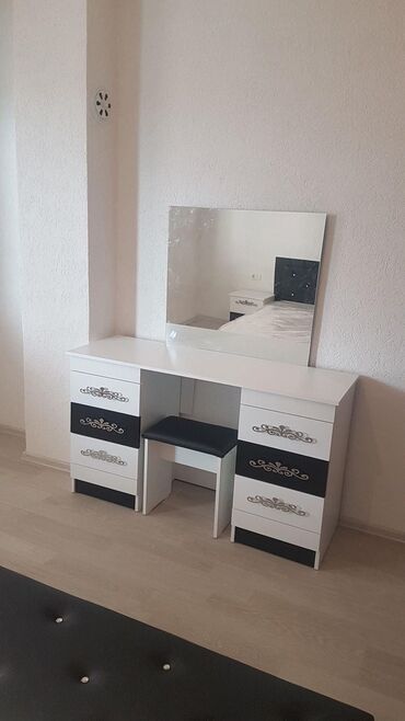 Sifarişlə yazı masaları: Dördbucaq masa, Stulsuz, Polkalı, Siyirməli, Türkiyə, Mat laminat — 19