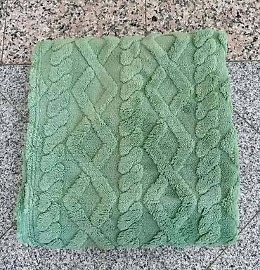 Ostali nameštaj: Plisani flekeri za ugaonu garnituru. U pakovanju dolaze 3 komada — 3