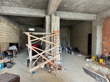 Mağazalar: Kommersiya sahəsi – vitrinli mağaza/iş otağı 50 kv m =80000 azn 60 kv — 10