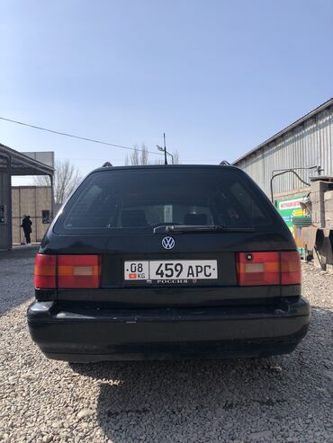 машина passat: Volkswagen Passat: 1994 г., 2 л, Механика, Бензин, Универсал