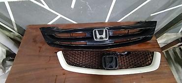 Решетки радиатора: Решетка радиатора 2000 г., Б/у, Оригинал — 20