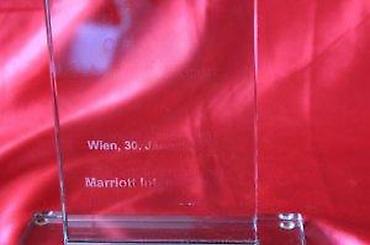 Ostali predmeti za umetnost i kolekcionarstvo: STAKLENA PLAKETA CLUB 2000, MARRIOTT, AUSTRIJA 2007. | Staklena — 11