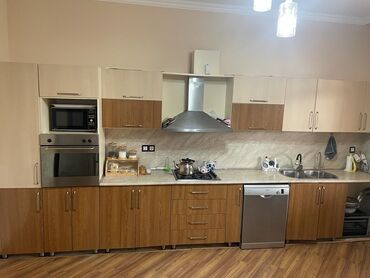 Mətbəx mebelinin ölçüsü 4.3 m. Yalnız mebel 400₼ satılır,az istifadə