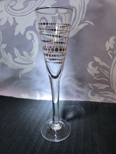 Čaše: Casa nova za pice. Casa nova sve na njoj odsjaj od svetla — 6