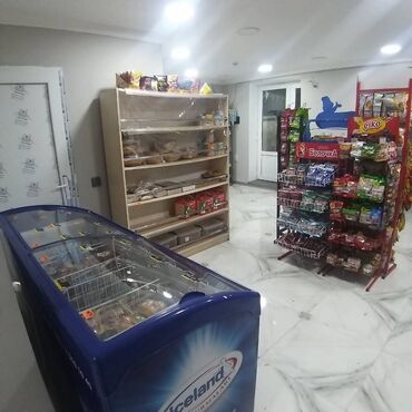 Mağazalar: Nizami rayonu,Neftçilər və Qarayev metro stansiyaları — 10