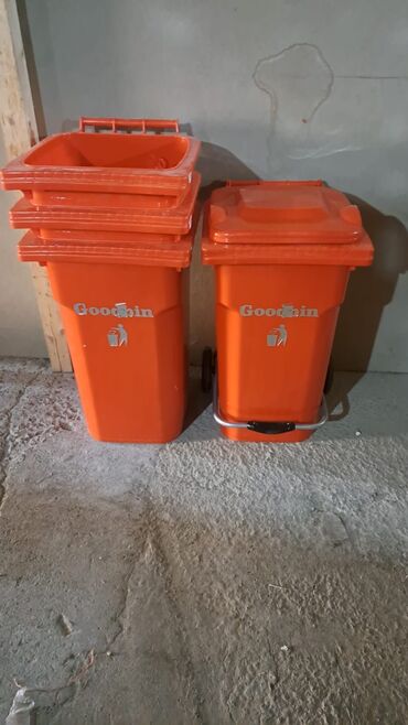 Tullantı qabları: Məişət Tullantı qutuları. 20 lt den 1100 lt qeder movcuddur. Plastik — 17