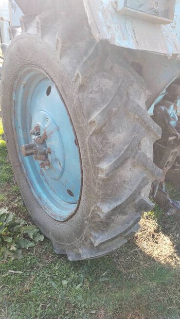 Traktorlar: Taraktor saz vəziyətdədir hecbir prablemi yoxdur 4 təzə təkər çapigi — 9