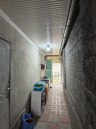 Продажа домов: 3 комнаты, 47 м², Бишкек, Восток-5 мкр Собственник — 8
