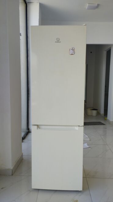 mətbəx soyuducusu: İşlənmiş 2 qapılı Indesit Soyuducu Satılır, rəng - Ağ