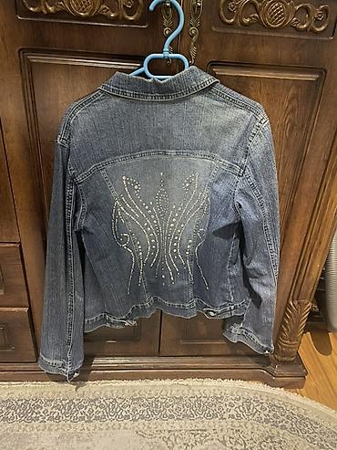 sport kurtkalar: Qadınlar üçün cins gödəkçə - Material: klassik denim (mavi yuma — 2