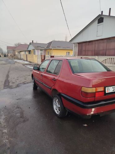 Volkswagen: Volkswagen Vento: 1994 г., 1.8 л, Механика, Бензин, Седан