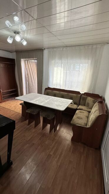 Долгосрочная аренда домов: 90 м², 2 комнаты, Утепленный, Бронированные двери, Парковка