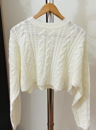 Кофты, свитеры: Кофта, Оверсайз, Зима, Made in KG, M (EU 38) at lalafo.kg Кофты, свитеры: Кофта, Оверсайз, Зима, Made in KG, M (EU 38)