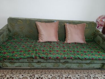 обивка мебели: Диван-кровать, цвет - Зеленый, Б/у