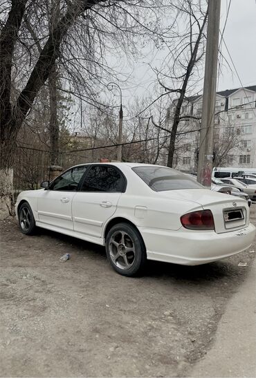 Hyundai: Hyundai Sonata: 2002 г., 2 л, Механика, Бензин, Седан