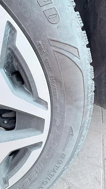 Шины: Комплект зимних шин Goodyear WinterCommand - Размер: 225/60 R17 - — 7