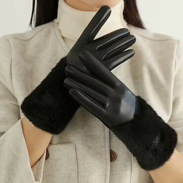 Rukavice: Rukavice sa otvorom za prst za korišćenje telefona Cena 1500din — 2