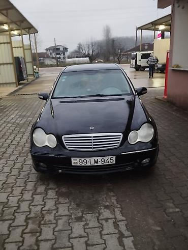 Mercedes-Benz C-Class: 2.5 l | 2006 il Sedan