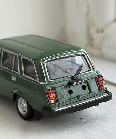 авто шлем: Autobahn Firmasına Məxsus Olan Lada Vaz 2104 Modeli 1:43 Ölçü Eni — 3