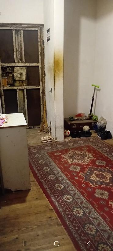 Недвижимость: 3 otaqlı mənzil – geniş və işıqlı plan Xüsusiyyətlər: - 3 ayrı otaq — 8