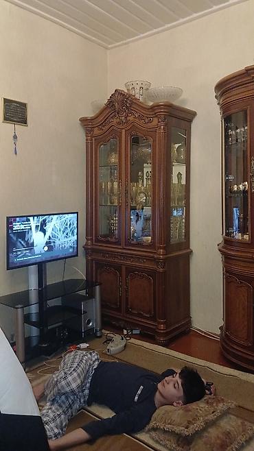 reception masa: Klassik üslubda mebel dəsti Tərkibi: mohkem ve rengi mohtesem - — 2