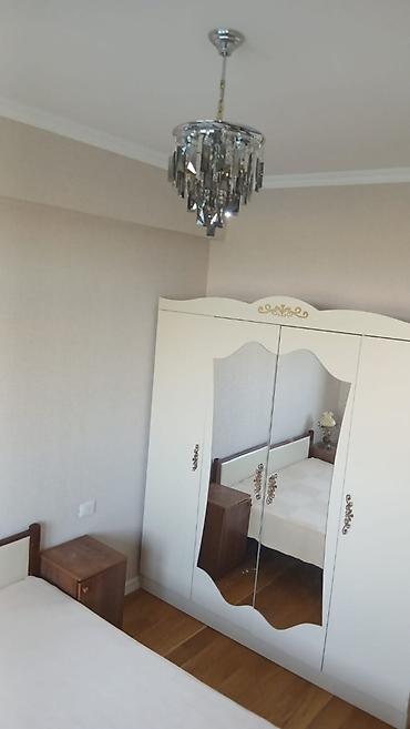 studio menzil: Park Yasamal 2. Qanlı gölün yanı. Yeni tikili 14ün 9u. 2 otaq studio — 5