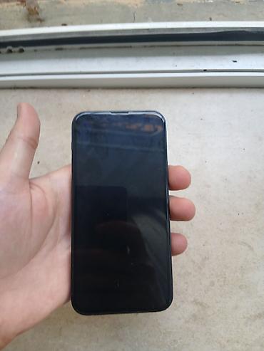 aux iphone: IPhone 13 mini, 128 GB, Qara, Face ID — 1