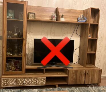 TV altlığı: Tv stend satilir baha alinib evde yer tutdugu ucun satilir