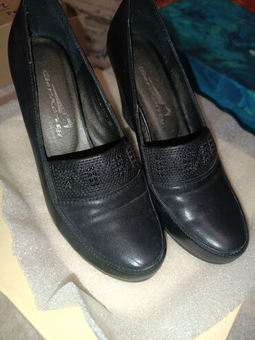 женские криперы на платформе: Туфли Berkonty, 35, цвет - Черный