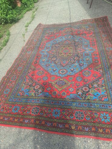 Ковры и паласы: Ковер Б/у, 200 * 300 at lalafo.kg Ковры и паласы: Ковер Б/у, 200 * 300