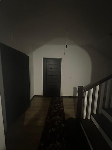 Продажа коттеджей и домов: Продается двухэтажный кирпичный дом. Дом построен из качественного at lalafo.kg — 8 Продажа коттеджей и домов: Продается двухэтажный кирпичный дом. Дом построен из качественного — 8