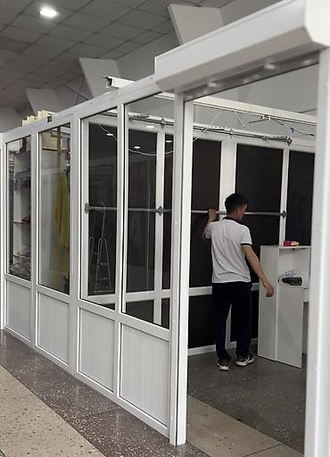 Оборудование для бизнеса: Продаю перегородки. Роллы шторы. Не дорого. Пишите отвечу. Торговый — 3