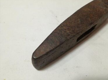 Čekići: Starinski kovani cekic Bez drske Duzina je 122mm Koriscen u stanju sa — 6