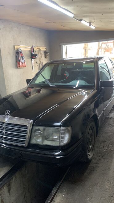 Mercedes-Benz: Mercedes-Benz W124: 1990 г., 2.3 л, Механика, Бензин, Седан