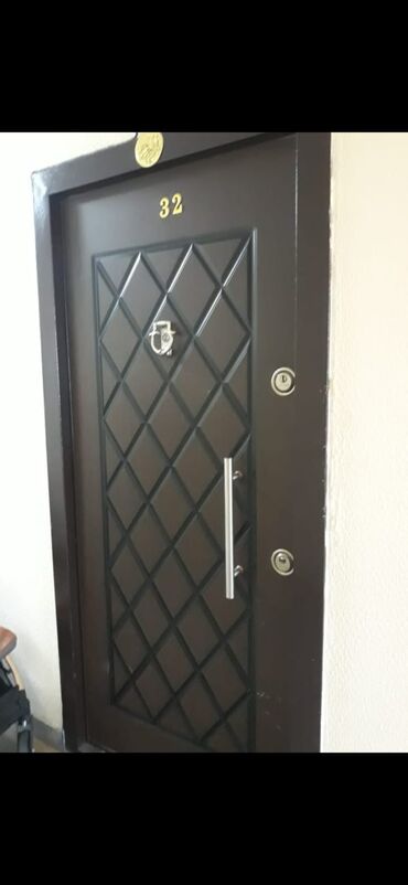кварцевый ламинат баку: Seyf qapı turk istesalıdı cox az istifade olunub seliqelidi Ses kuley