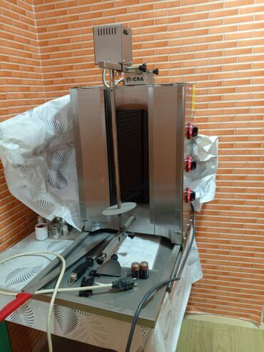 Kofe aparatları: Profesional şaurma/döner aparatı – CSA brendi Xüsusiyyətlər: - Şaquli