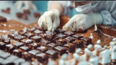 малчы жумуш: Шоколад 🍫 чыккан цехке жумушчулар керек упаковка кылганга. 18 жаштан