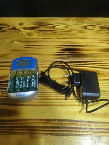 Enerji qurğuları: *SATILIR* 5D mark II 50 mm 1.8 lens Flash Flash üçün orginal zaryadka — 14