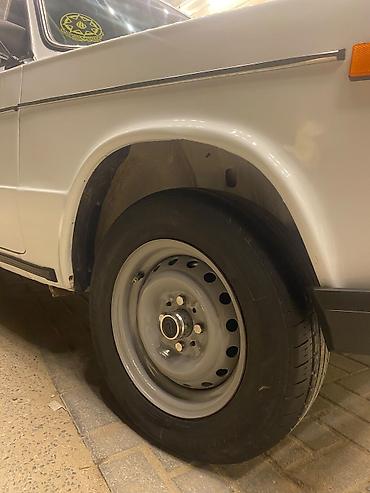 lalafo vaz 2107: VAZ 2106 sedan – klassik dizayn, ağ rəng. Xüsusiyyətlər: - Kuzov: 4 — 7