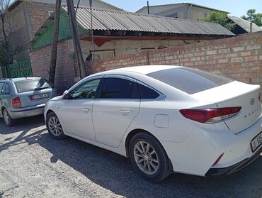 Легковой транспорт: Сдаю в аренду: Легковое авто