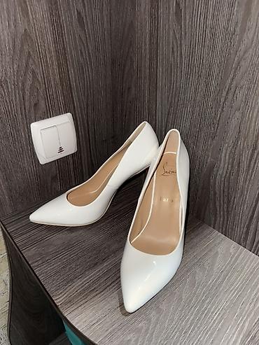 Туфли: Туфли, 38.5, 39, Christian Louboutin, Новый, цвет - Белый — 1