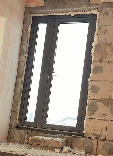 Готовые алюминиевые окна: Готовое алюминиевое окно, Тип окна: Витражные, Декоративные особенности: Фрамуга, Б/у, Без установки, Без рассрочки — 7