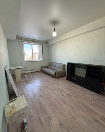 коридорный тип: 1 комната, 35 м², Индивидуалка, 4 этаж, Старый ремонт