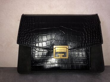 Klatç, Givenchy, İşlənmiş
