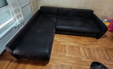 Ugaone garniture: Tamno braon ugaona garnitura od štofa. Dimenzije: širina 280/212 cm na lalafo.rs — 4 Ugaone garniture: Tamno braon ugaona garnitura od štofa. Dimenzije: širina 280/212 cm — 4